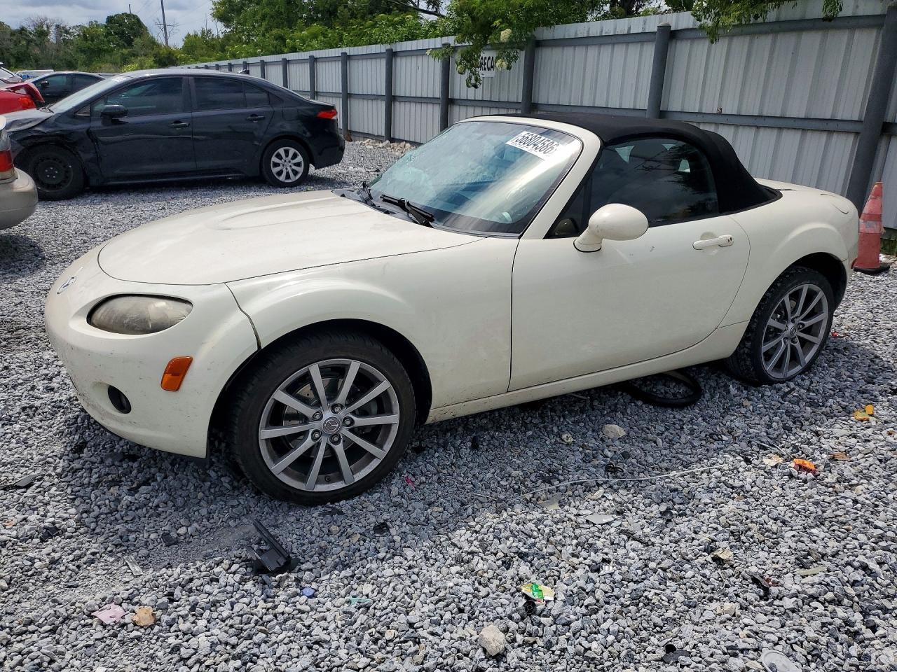 2006 Mazda MX-5 Miata Grand Touring, VIN JM1NC25FX60111525 — Front end