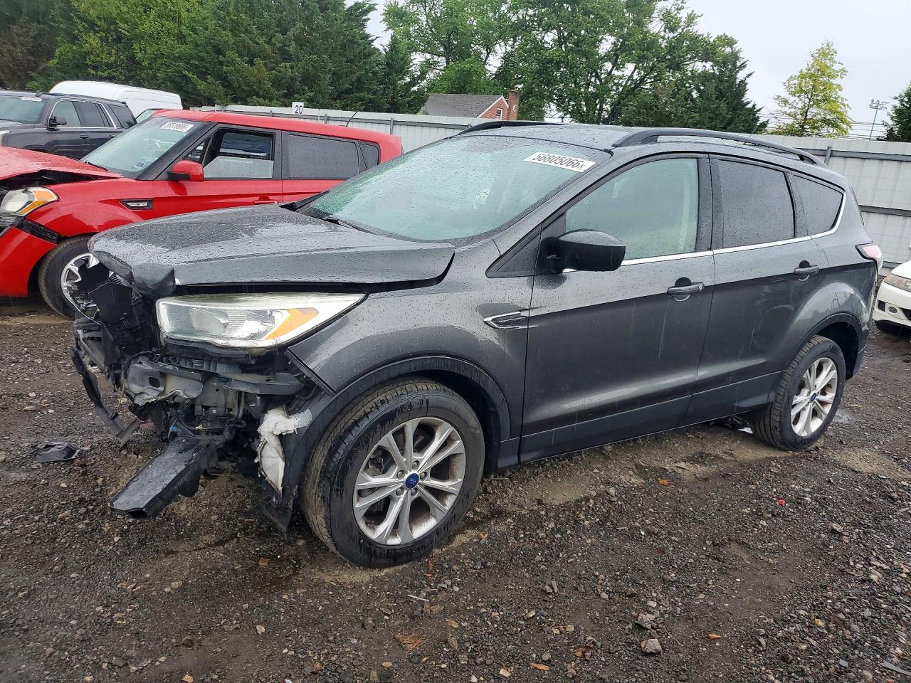 2018 Ford Escape SE, VIN 1FMCU9GD0JUA43760 — Front end