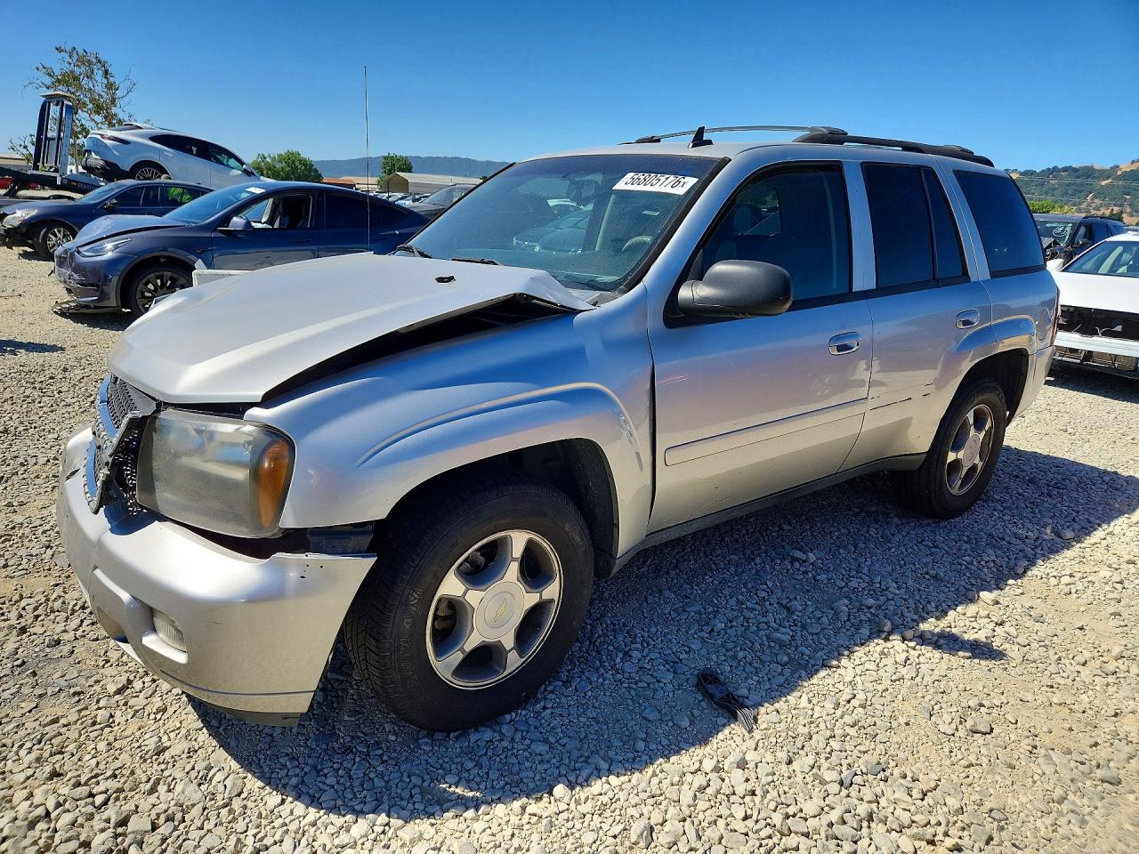 2008 Chevrolet TrailBlazer 1LT, VIN 1GNDS13S082177279 — Front end