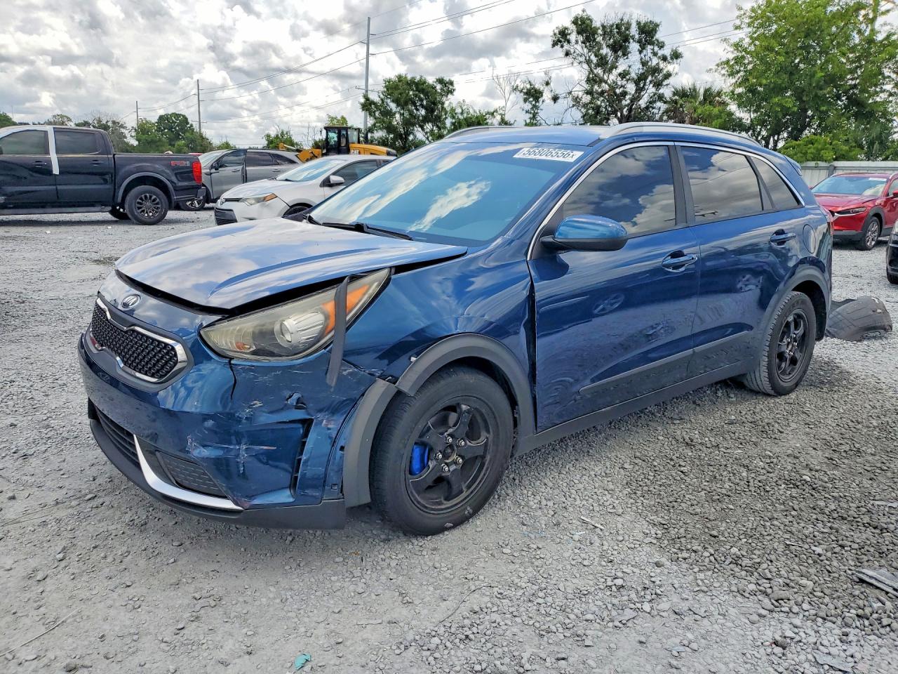2017 Kia Niro LX, VIN KNDCB3LC2H5093438 — Front end