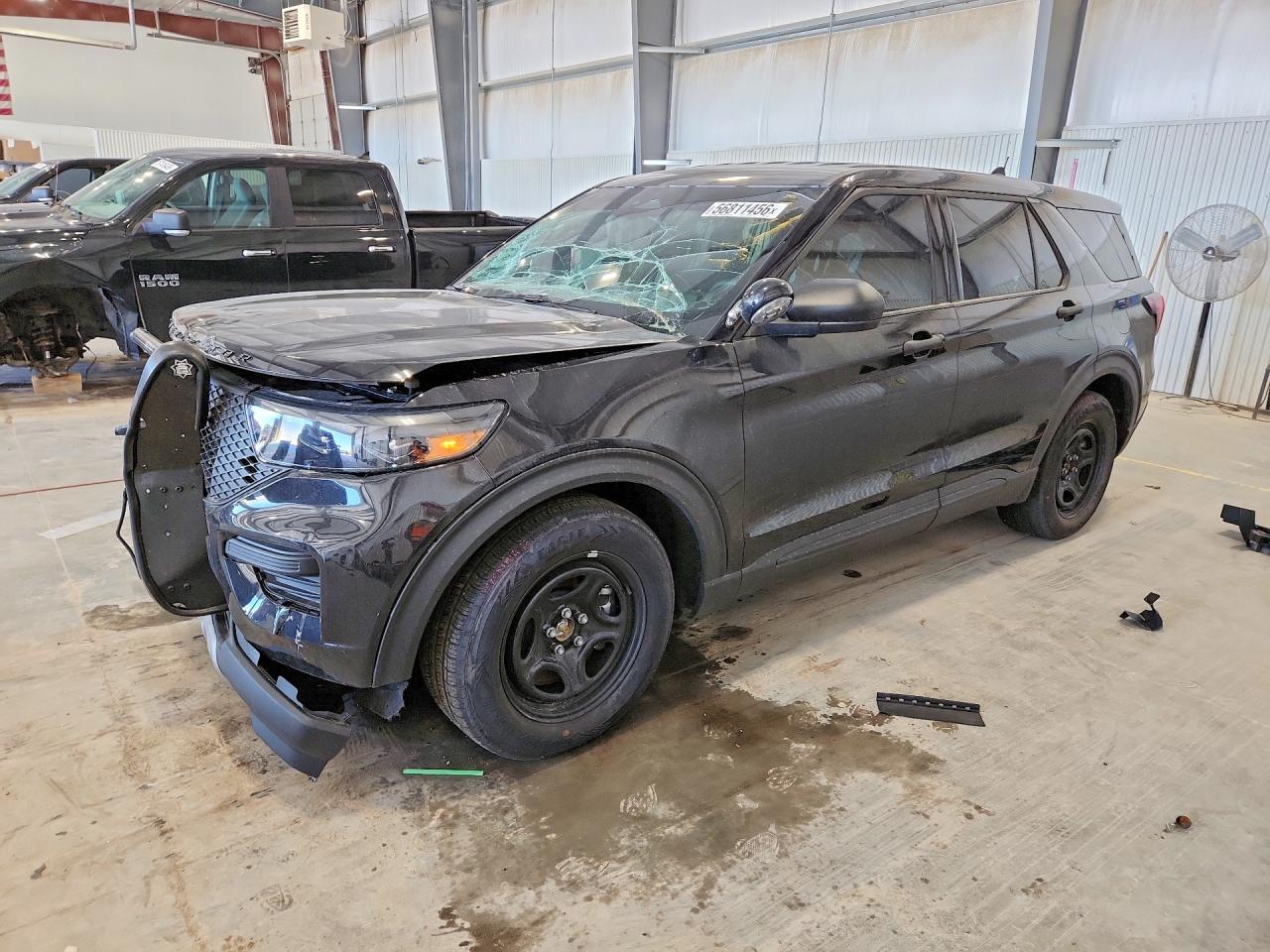 2025 Ford Police Interceptor Utility, VIN 1FM5K8ACXSGB70296 — Front end