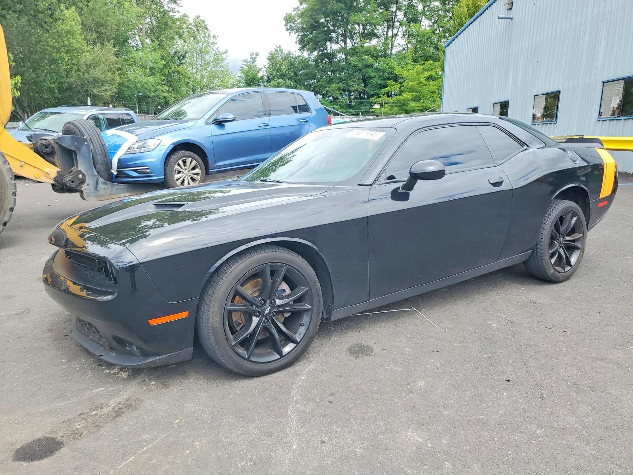 2017 Dodge Challenger SXT Plus, VIN 2C3CDZAG2HH607059 — Front end