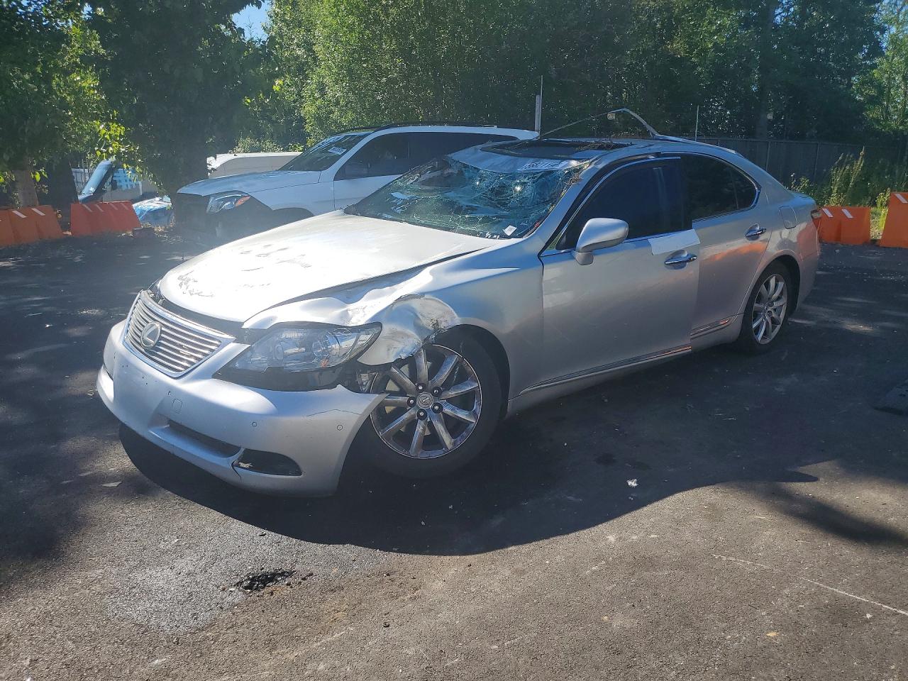 2009 Lexus LS 460, VIN JTHBL46F195090681 — Rollover