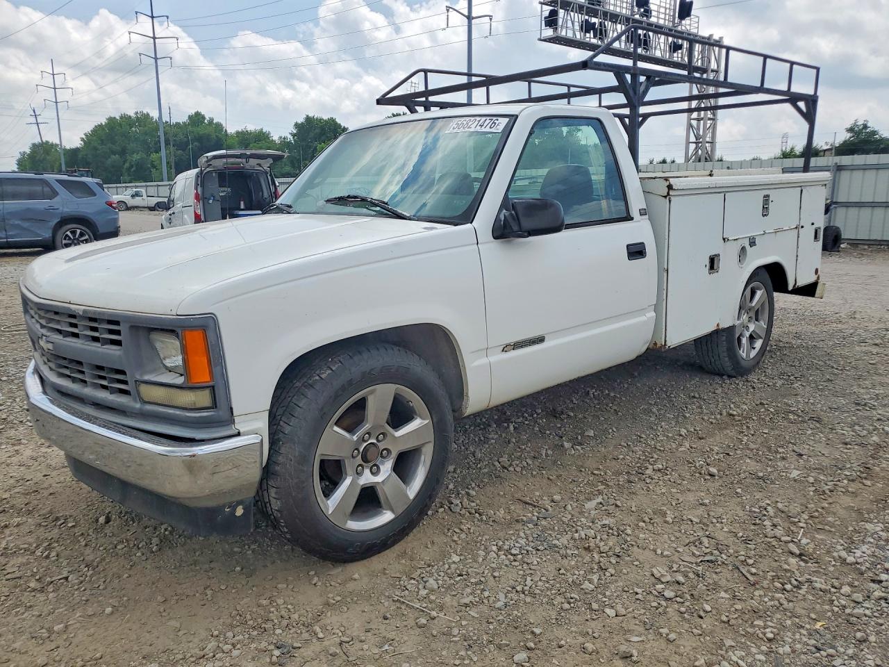 1995 Chevrolet Silverado 2500, VIN 1GCFC24H9SE283839 — Перед