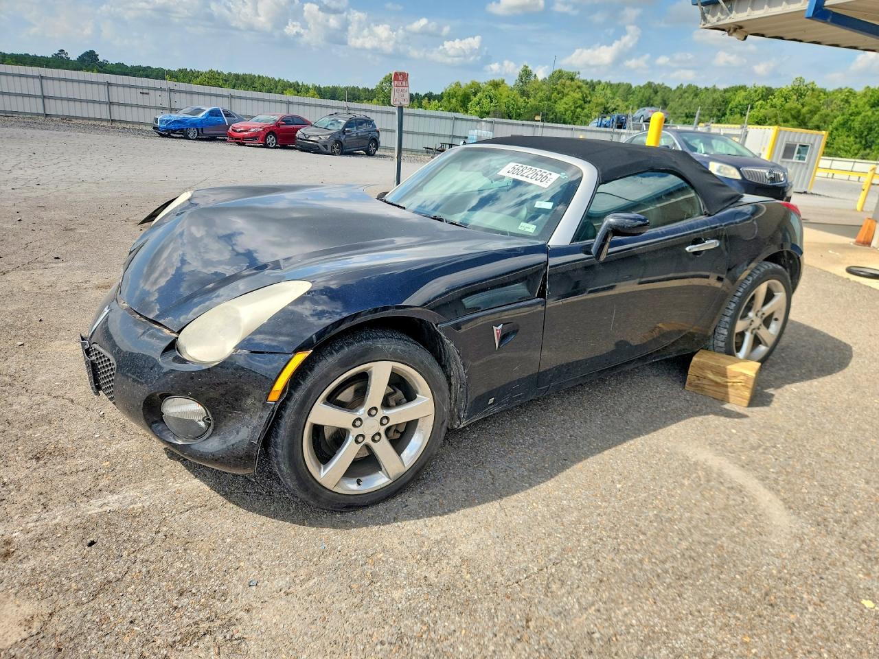 2007 Pontiac Solstice, VIN 1G2MB35BX7Y106656 — Front end