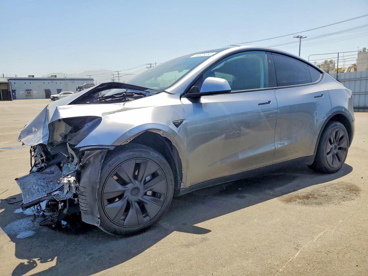 2024 Tesla Model Y Long Range, VIN 7SAYGDEE3RA325251 — Front end