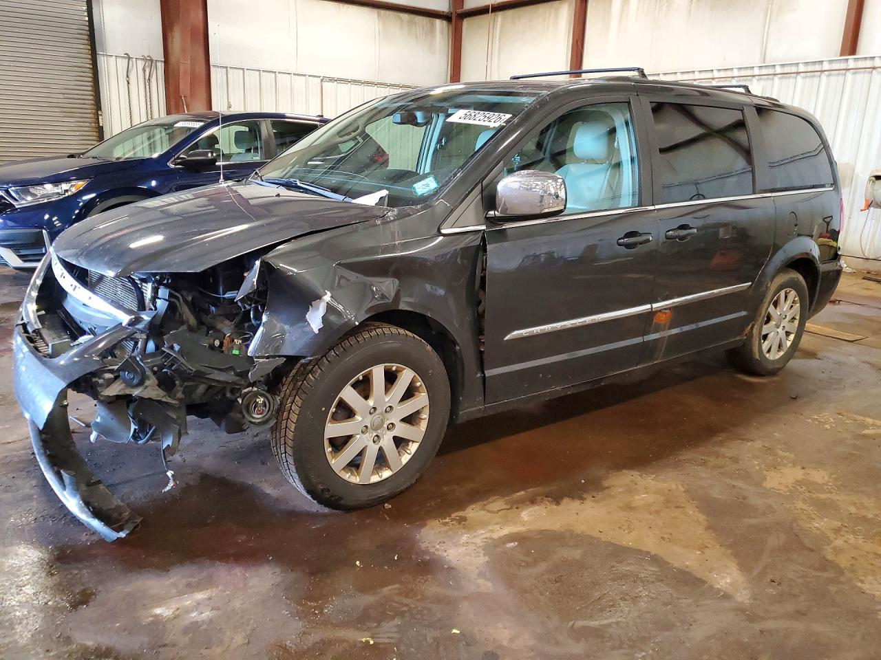 2011 Chrysler Town & Country Touring L, VIN 2A4RR8DG9BR680275 — Front end