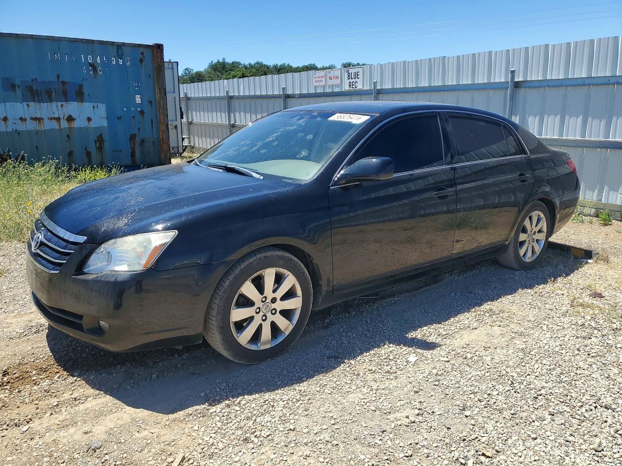 2005 Toyota Avalon Limited, VIN 4T1BK36B95U019428 — Front end