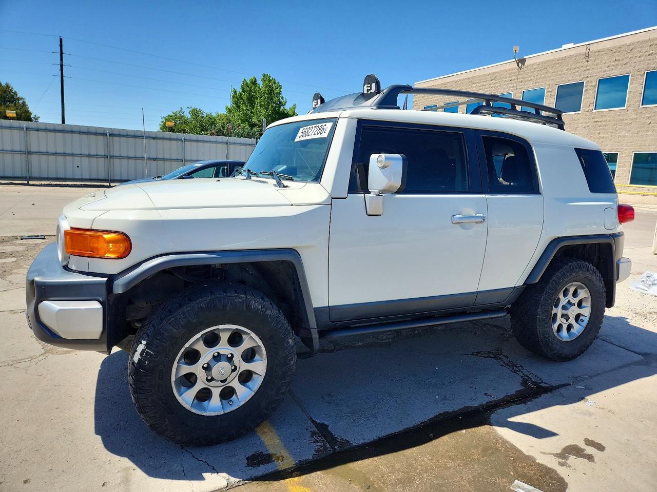2011 Toyota FJ Cruiser, VIN JTEBU4BF6BK113394 — Rear end