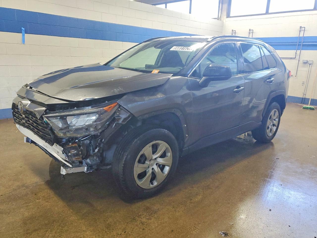 2020 Toyota RAV4 LE, VIN 2T3H1RFV5LC048229 — Front end