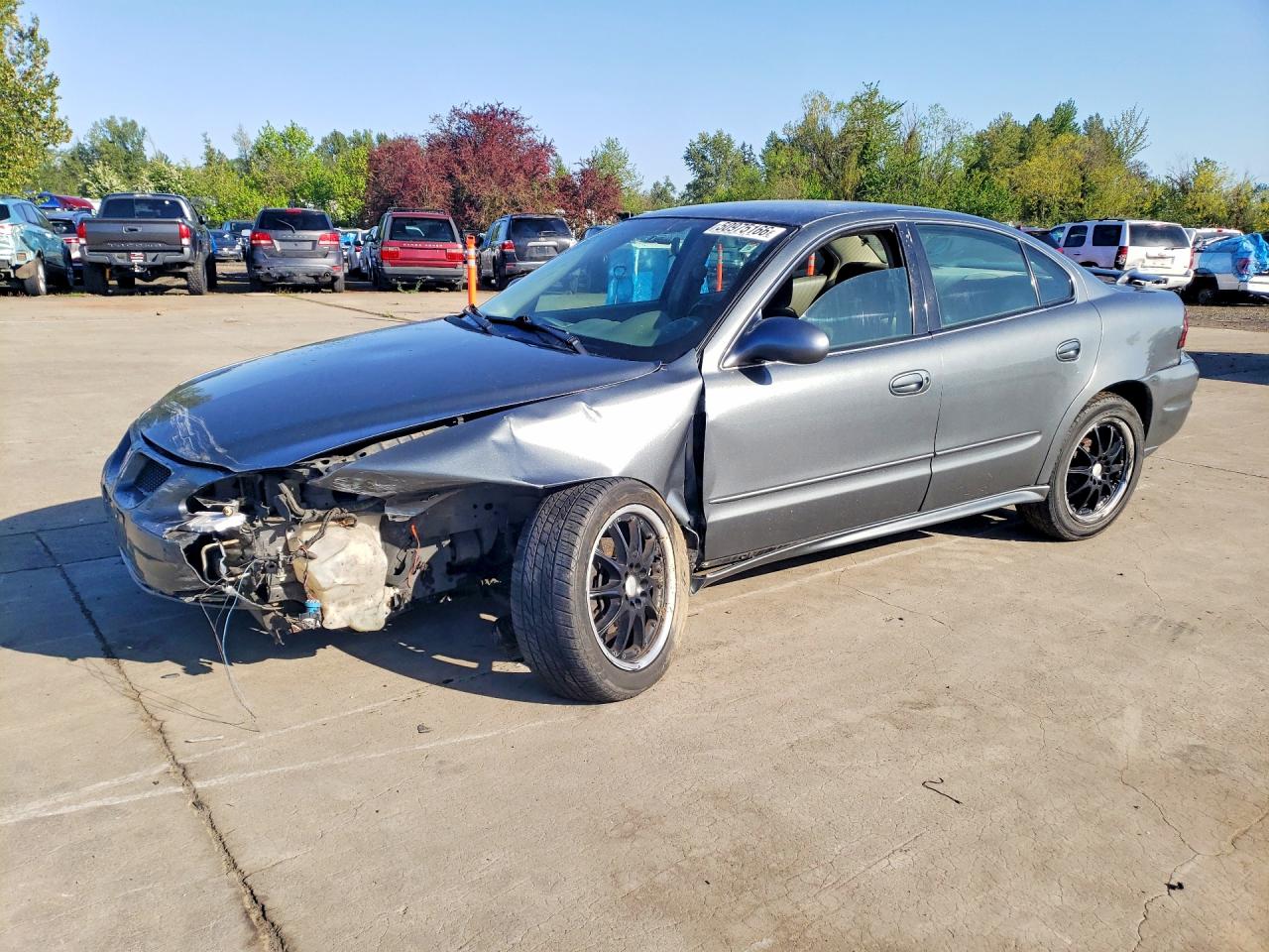 2004 Pontiac Grand Am SE1, VIN 1G2NF52E14M699524 — Front end