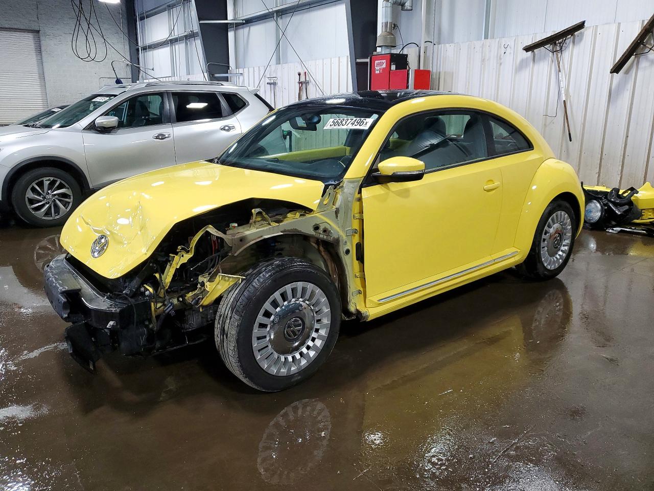 2015 Volkswagen Beetle 1.8T, VIN 3VWJ07ATXFM604678 — Front end