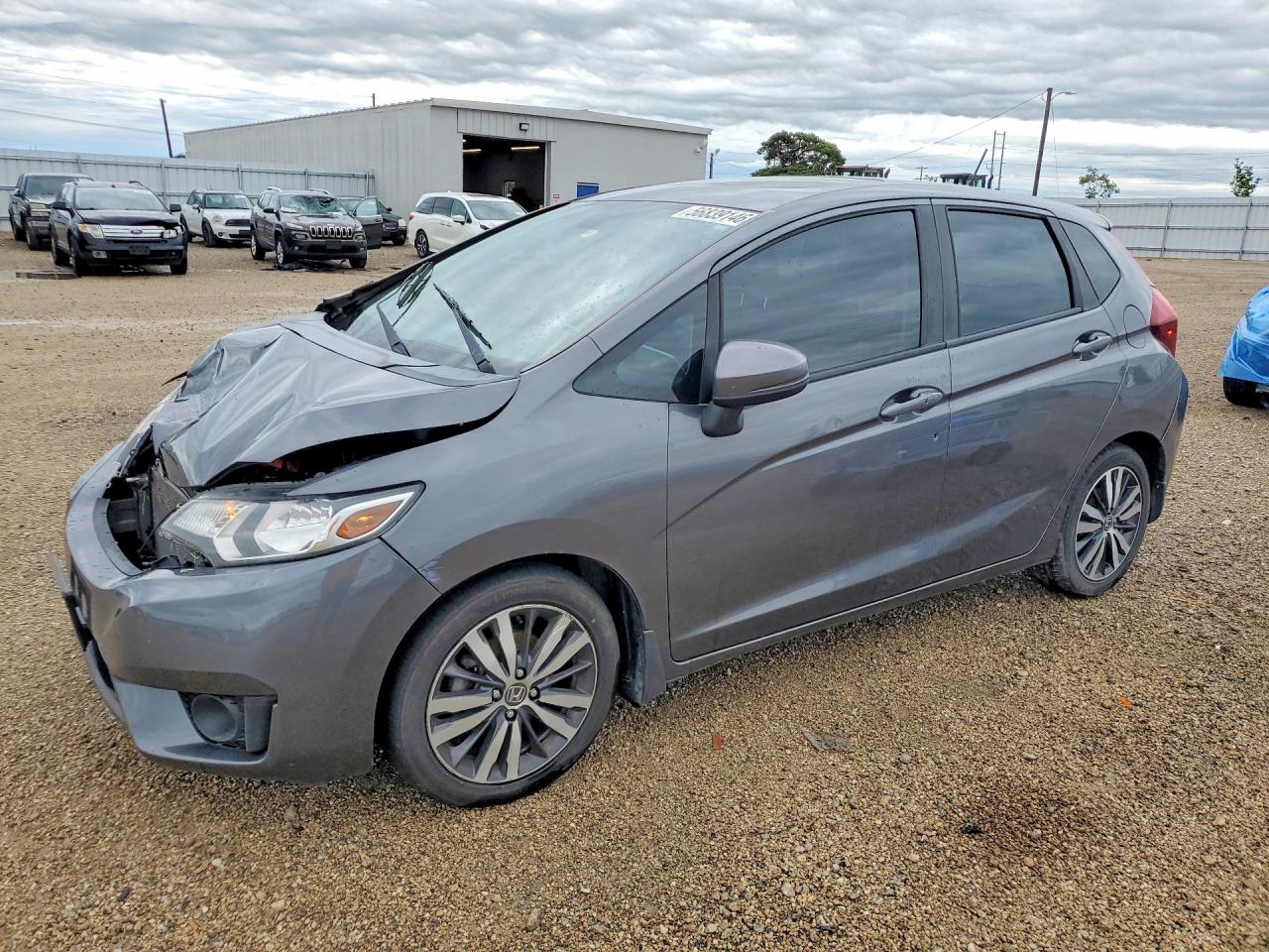 2017 Honda Fit EX, VIN 3HGGK5H76HM711333 — Перед