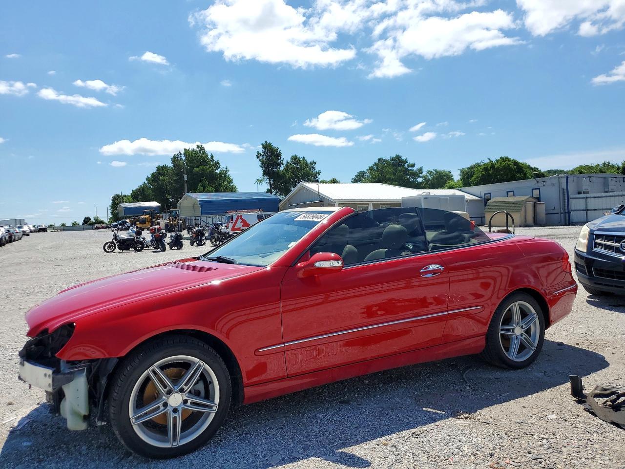 2006 Mercedes-Benz CLK 350, VIN WDBTK56F76T073176 — Front end