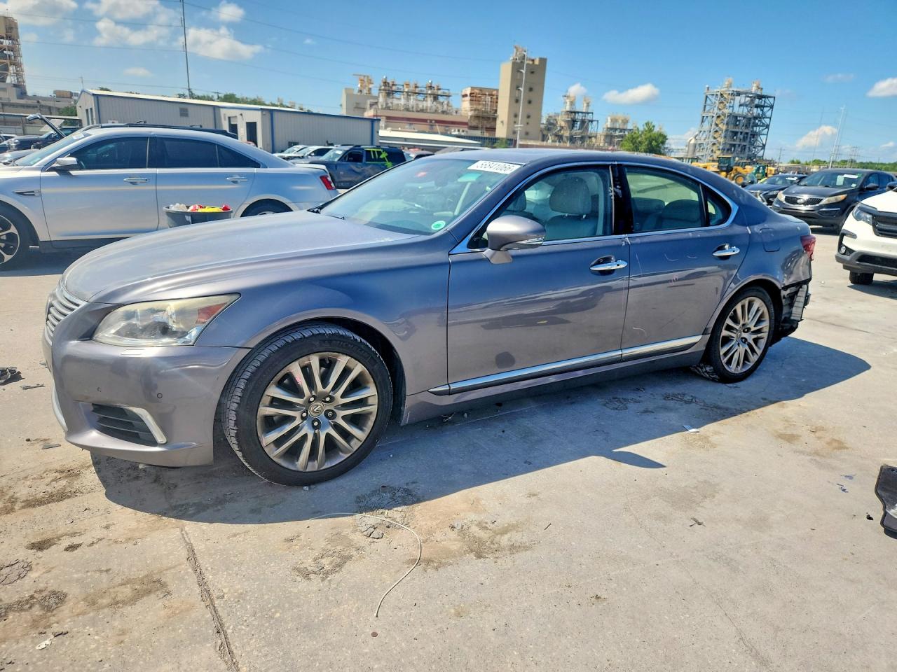 2014 Lexus LS 460, VIN JTHBL5EF0E5132517 — Rear end