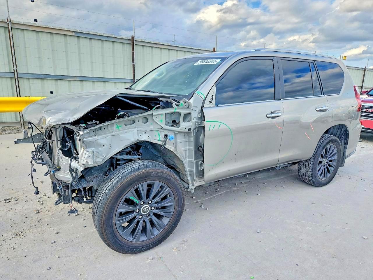 2022 Lexus GX 460 Premium, VIN JTJAM7BX1N5335495 — Front end