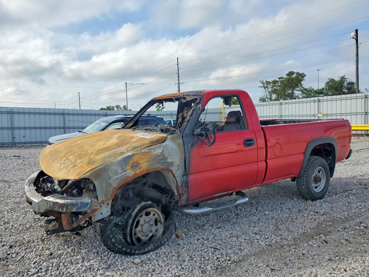 2004 GMC Sierra 2500HD Work Truck, VIN 1GTHK24UX4E399613 — Engine fire