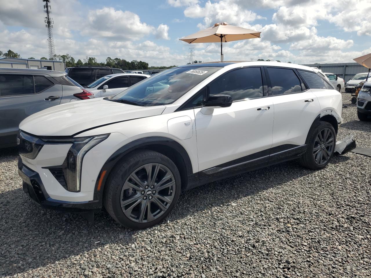 2025 Cadillac Optiq Sport, VIN 3GYK3GMR4SS158591 — Зад
