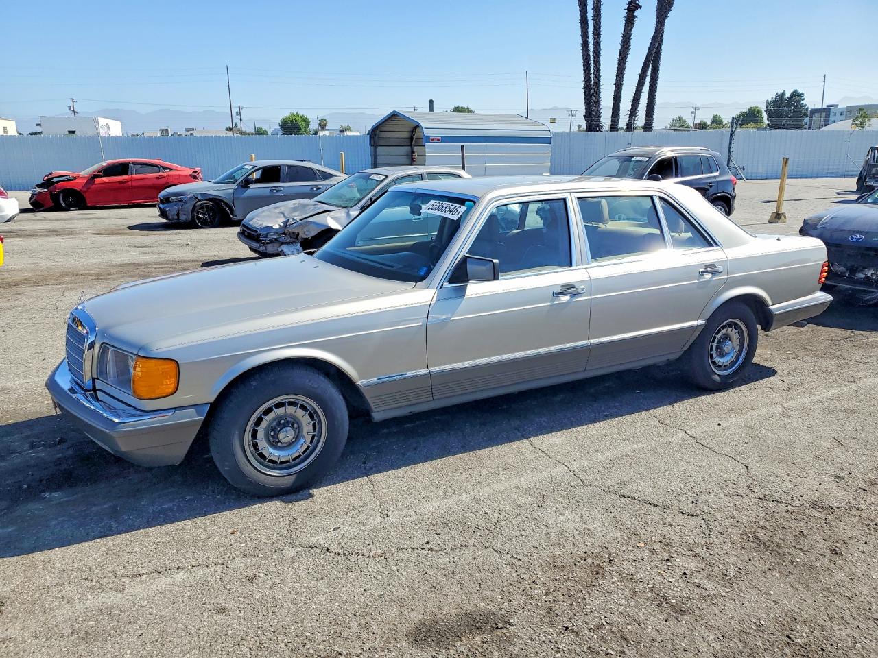 1985 Mercedes-Benz 500 SEL, VIN WDBCA37D0FA184197 — Normal wear