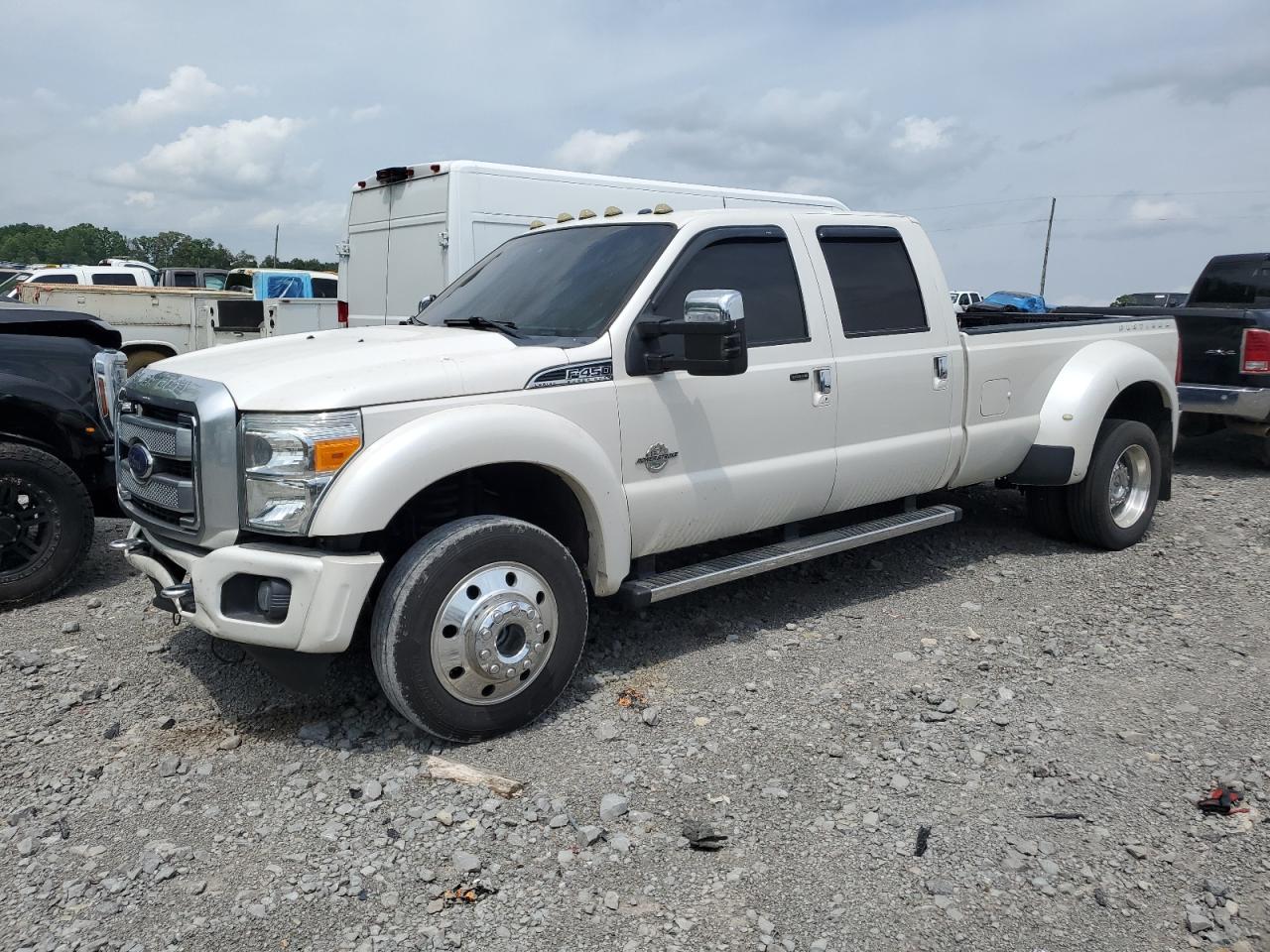 2016 Ford F-450 XLT, VIN 1FT8W4DT1GEA13706 — Front end