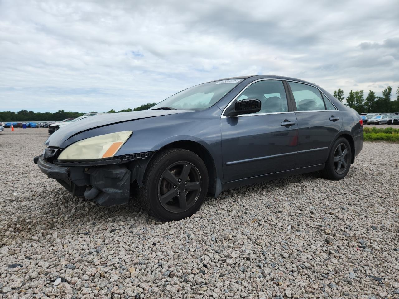 2005 Honda Accord EX, VIN 1HGCM56735A095904 — Перед