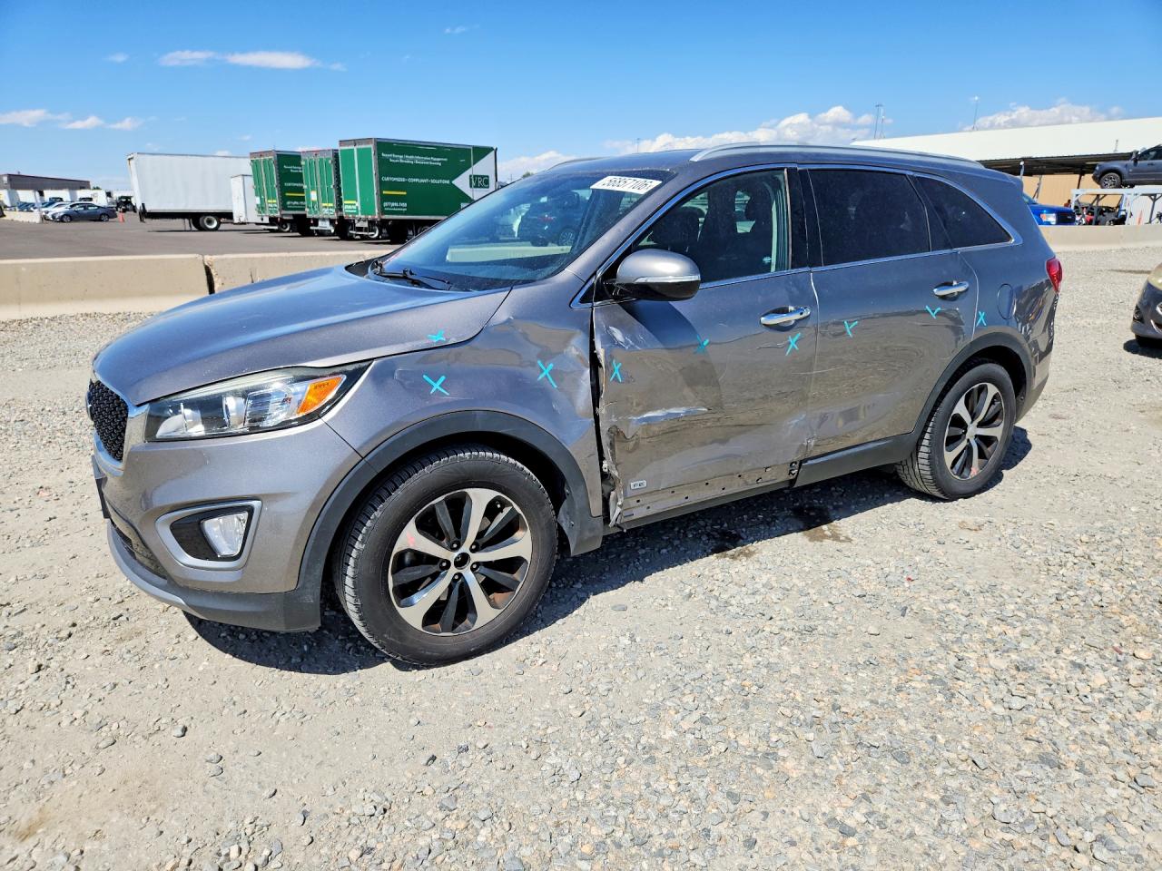 2017 Kia Sorento EX, VIN 5XYPHDA52HG296976 — Side