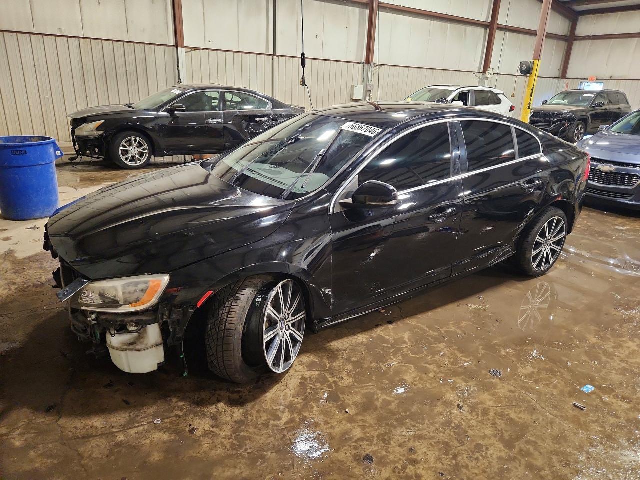 2016 Volvo S60 T6 Drive-E Platinum, VIN YV149MFM5G2395245 — Front end