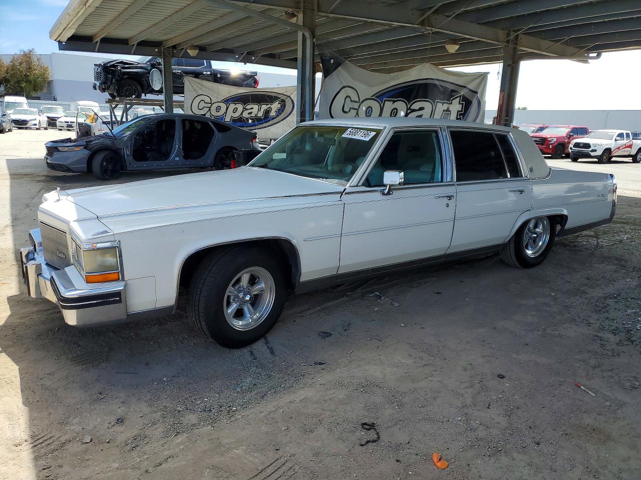 1984 Cadillac Fleetwood Brougham, VIN 1G6AW6988E9064193 — Minor dents and scratches