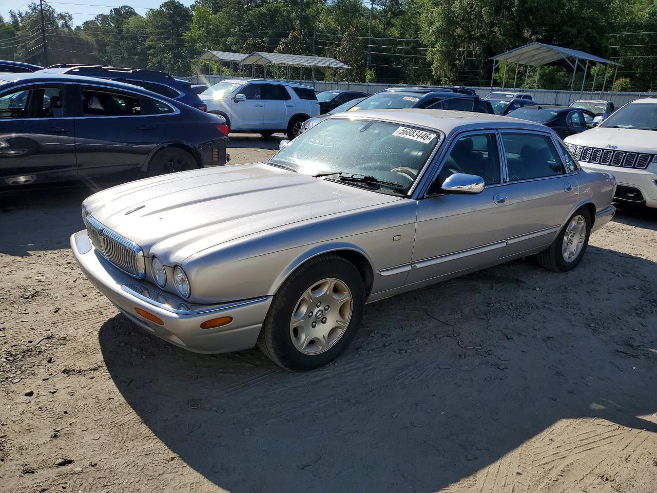 2001 Jaguar XJ Vanden Plas, VIN SAJDA24C01LF35946 — Перед