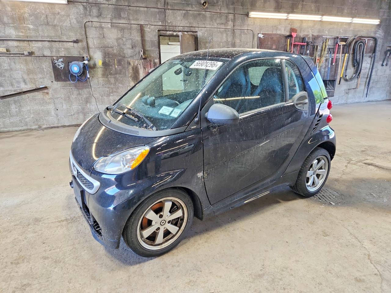 2013 Smart fortwo Pure, VIN WMEEJ3BA2DK637865 — Front end
