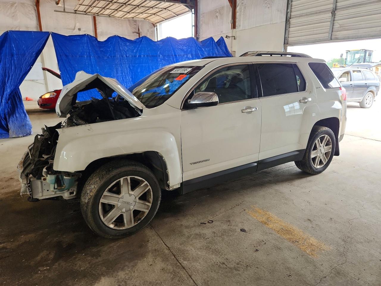 2011 GMC Terrain SLT-2, VIN 2CTFLXE59B6306353 — Front end
