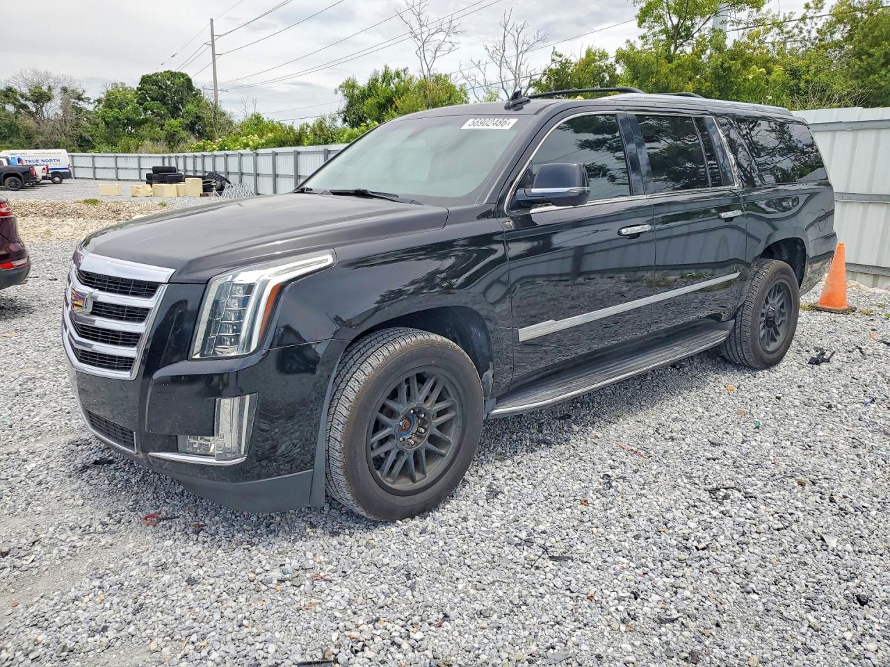 2018 Cadillac Escalade ESV, VIN 1GYS4GKJ5JR319316 — Minor dents and scratches