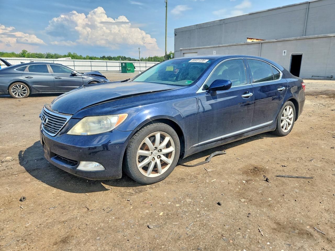 2009 Lexus LS 460, VIN JTHBL46F695084682 — Front end
