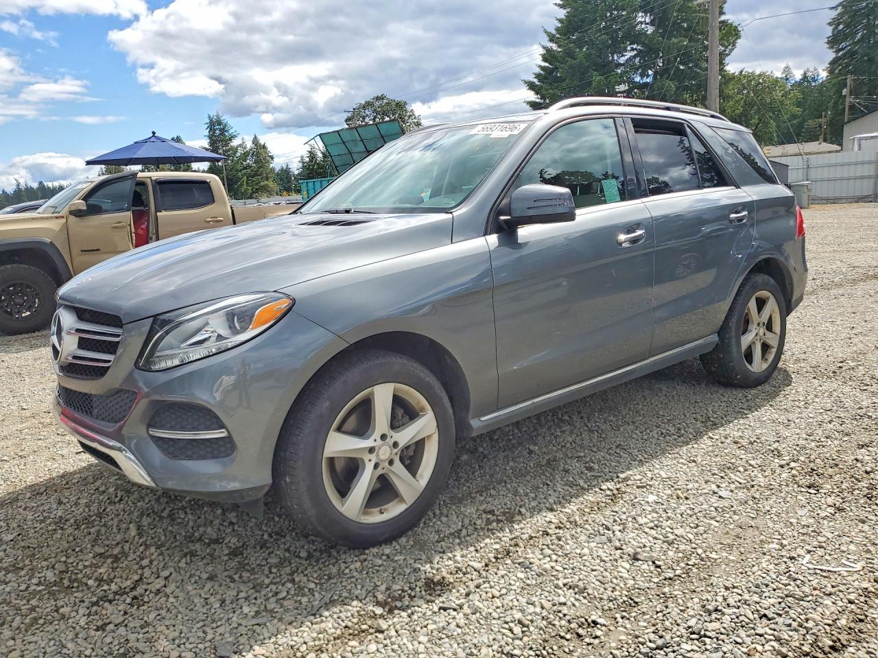 2017 Mercedes-Benz GLE 350, VIN 4JGDA5JB4HA825889 — Minor dents and scratches