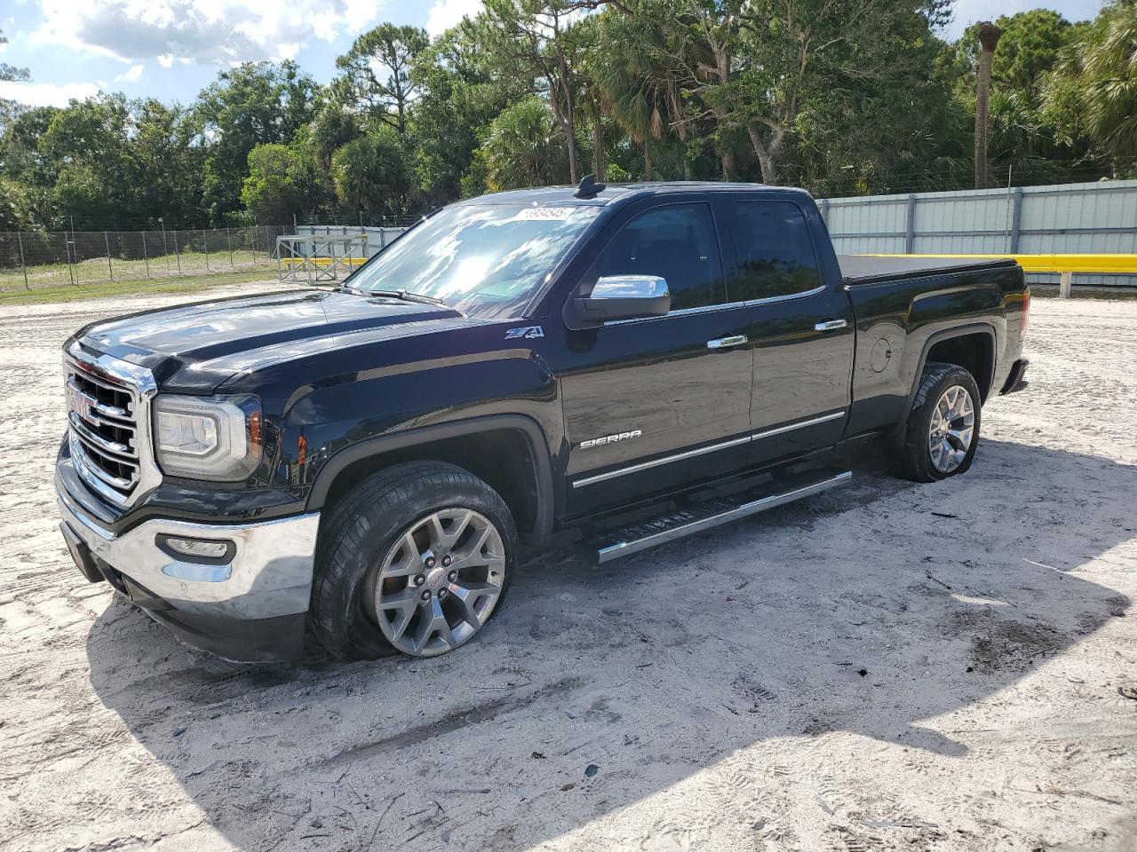 2018 GMC Sierra 1500 SLT, VIN 1GTV2NEJ1JZ281625 — Side
