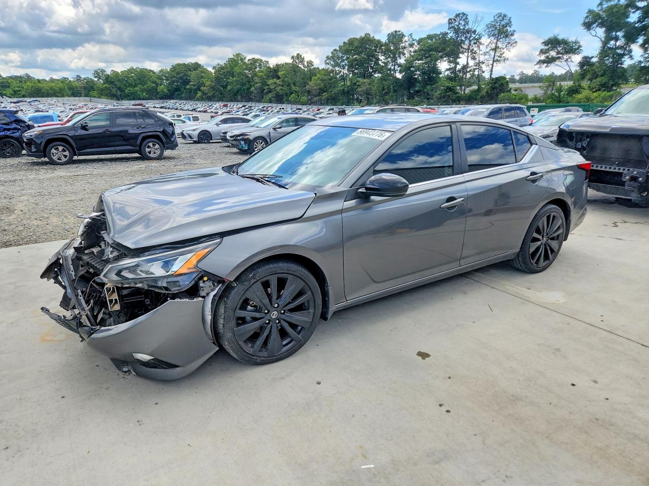 2022 Nissan Altima SR, VIN 1N4BL4CV0NN326458 — Front end