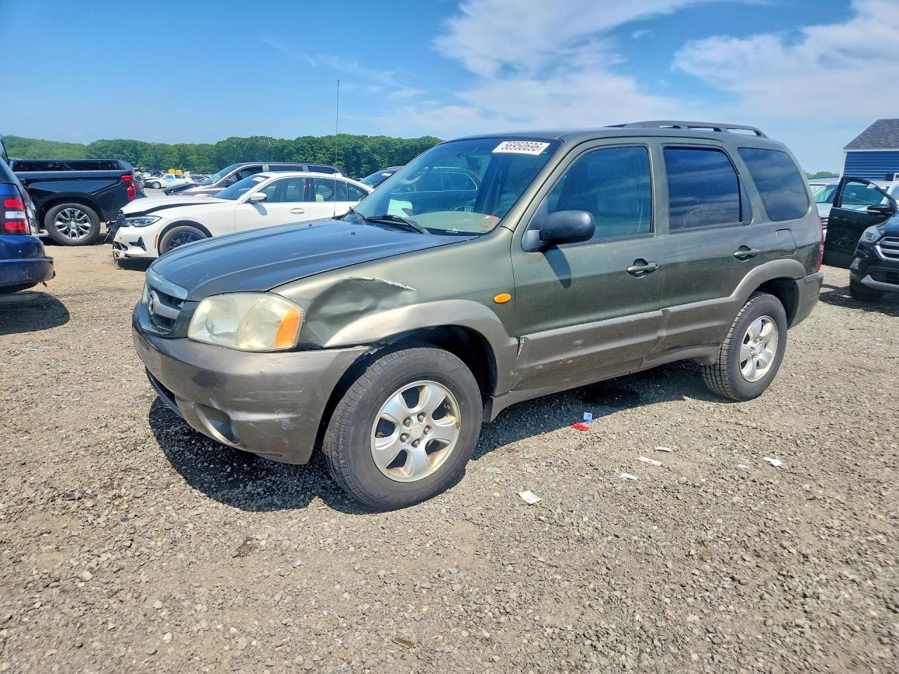 2002 Mazda Tribute LX, VIN 4F2YU09162KM50195 — Перед