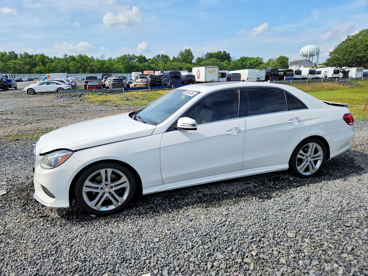 2016 Mercedes-Benz E 350 Sport, VIN WDDHF8JB1GB232983 — Rear end