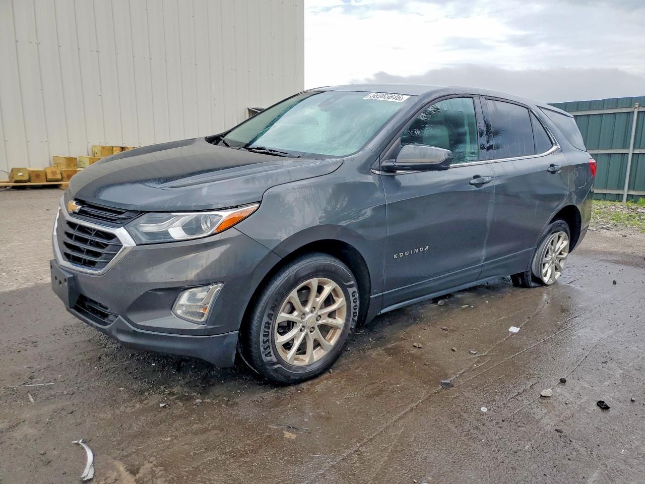 2020 Chevrolet Equinox LT, VIN 2GNAXUEV1L6229768 — Side