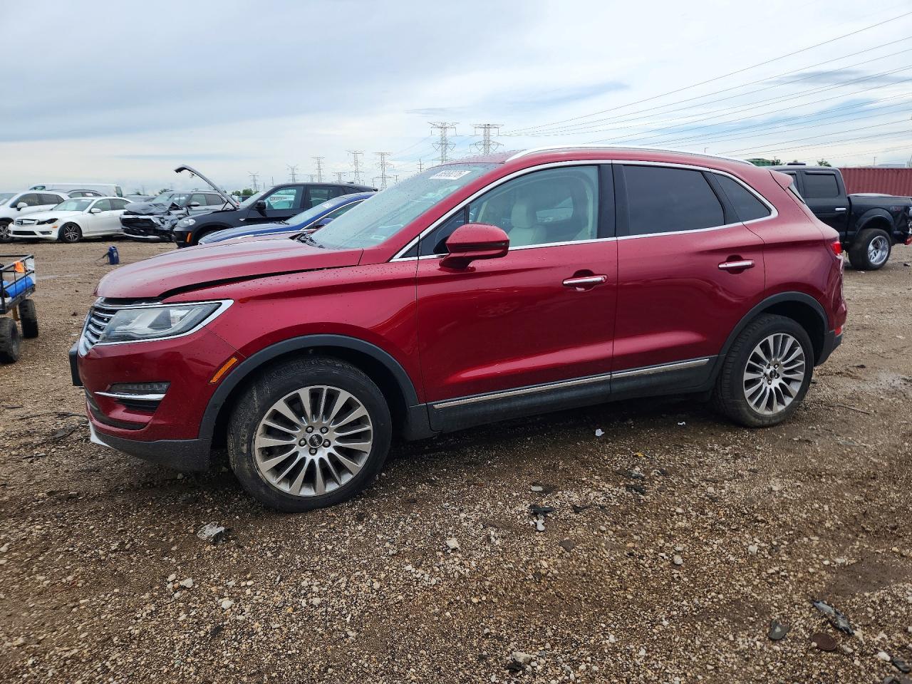 2016 Lincoln MKC Reserve, VIN 5LMCJ3D98GUJ10715 — Перед