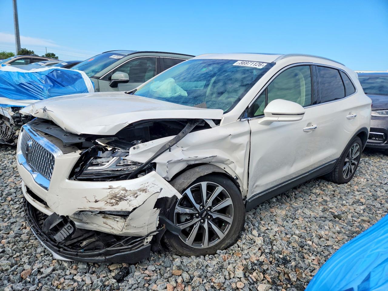 2019 Lincoln MKC Reserve, VIN 5LMCJ3C94KUL38415 — Front end