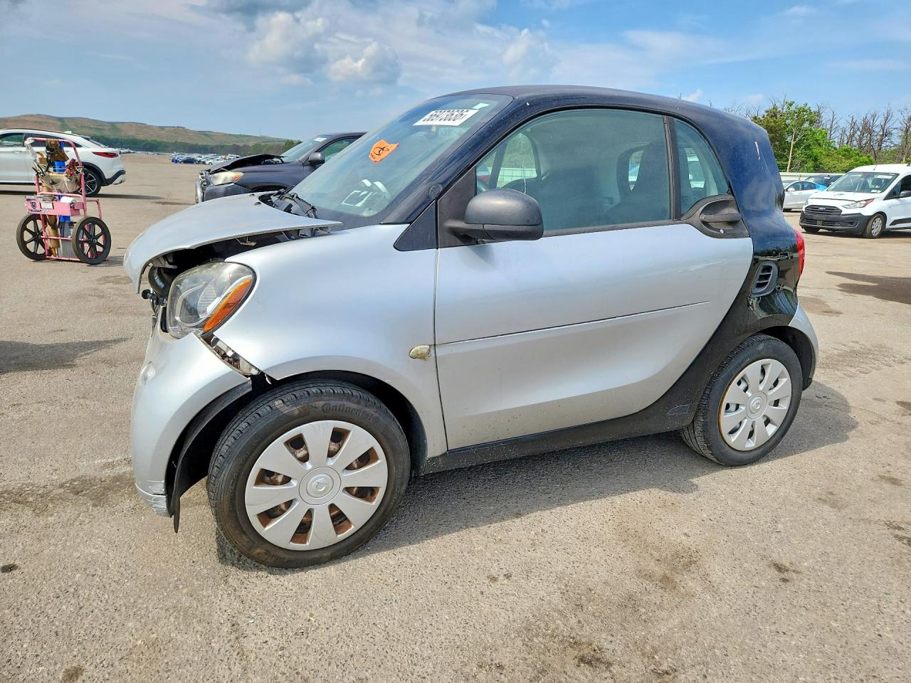 2016 Smart fortwo Passion, VIN WMEFJ5DA4GK057339 — Front end