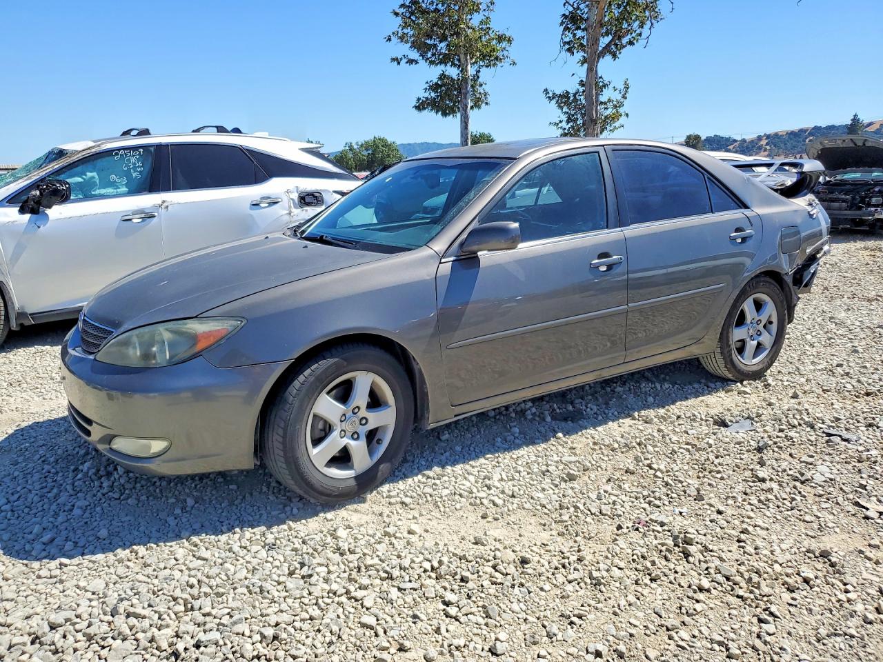 2003 Toyota Camry SE, VIN 4T1BF32K93U556372 — Rear end