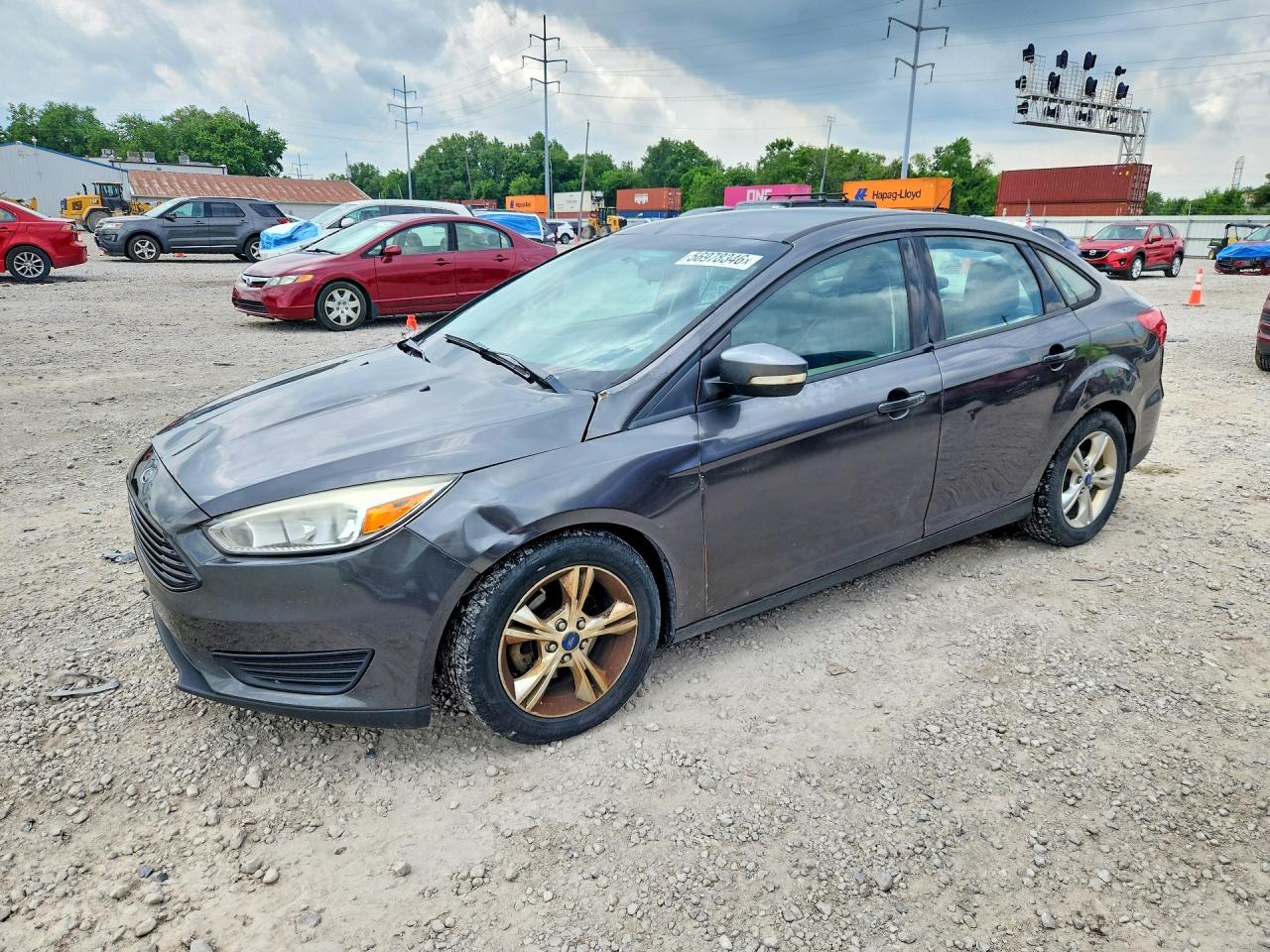 2016 Ford Focus SE, VIN 1FADP3F27GL202002 — Front end