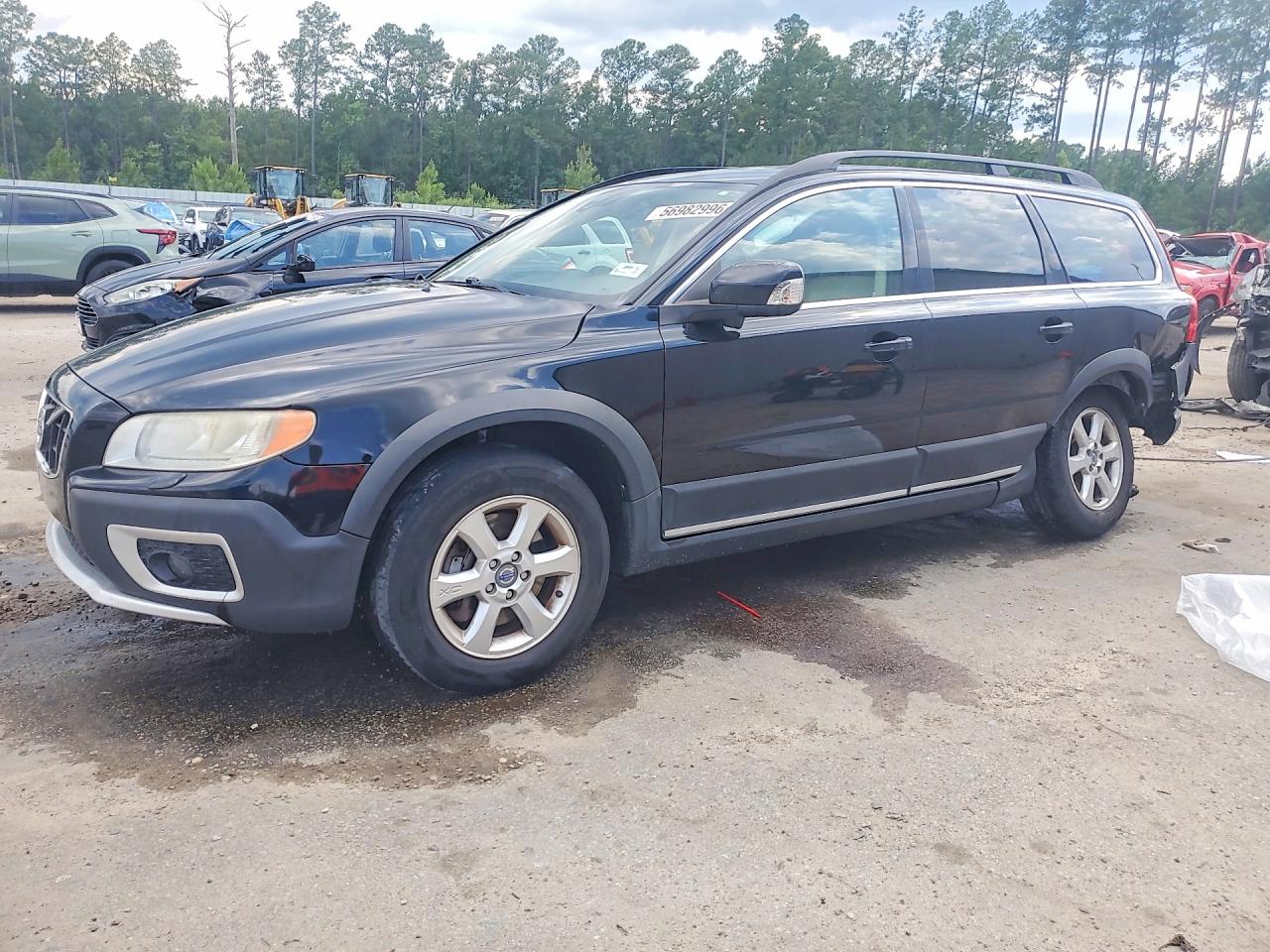 2013 Volvo XC70 3.2L, VIN YV4952BL9D1156918 — Rear end