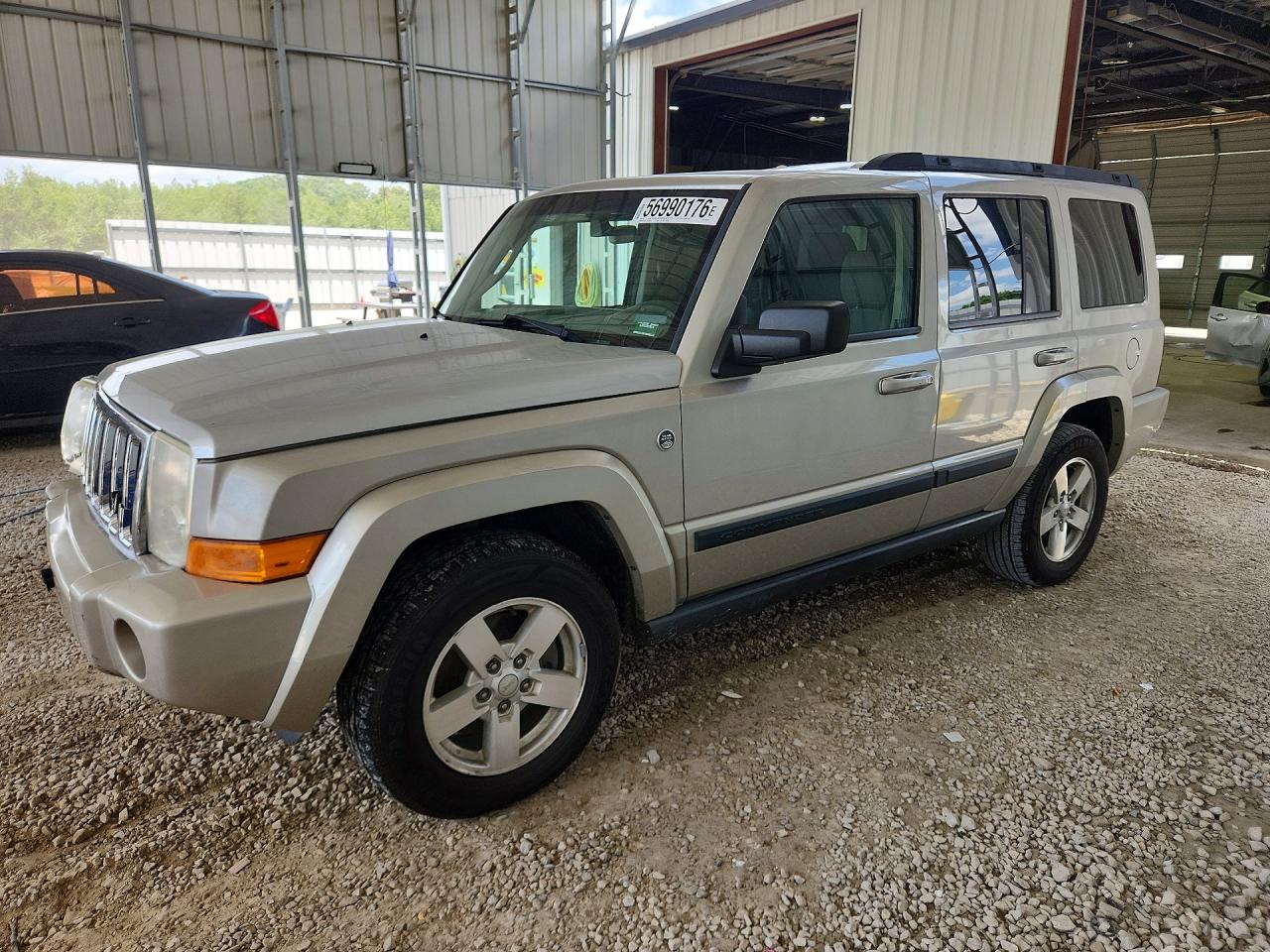 2007 Jeep Commander Sport, VIN 1J8HG48P67C562705 — Front end