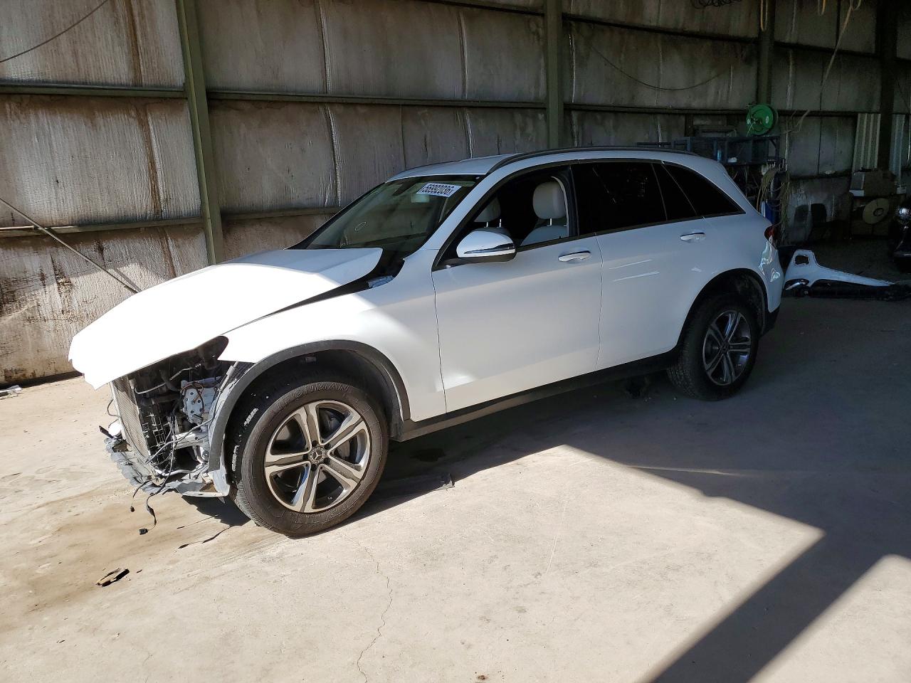 2018 Mercedes-Benz GLC 300, VIN WDC0G4KB1JV034089 — Front end