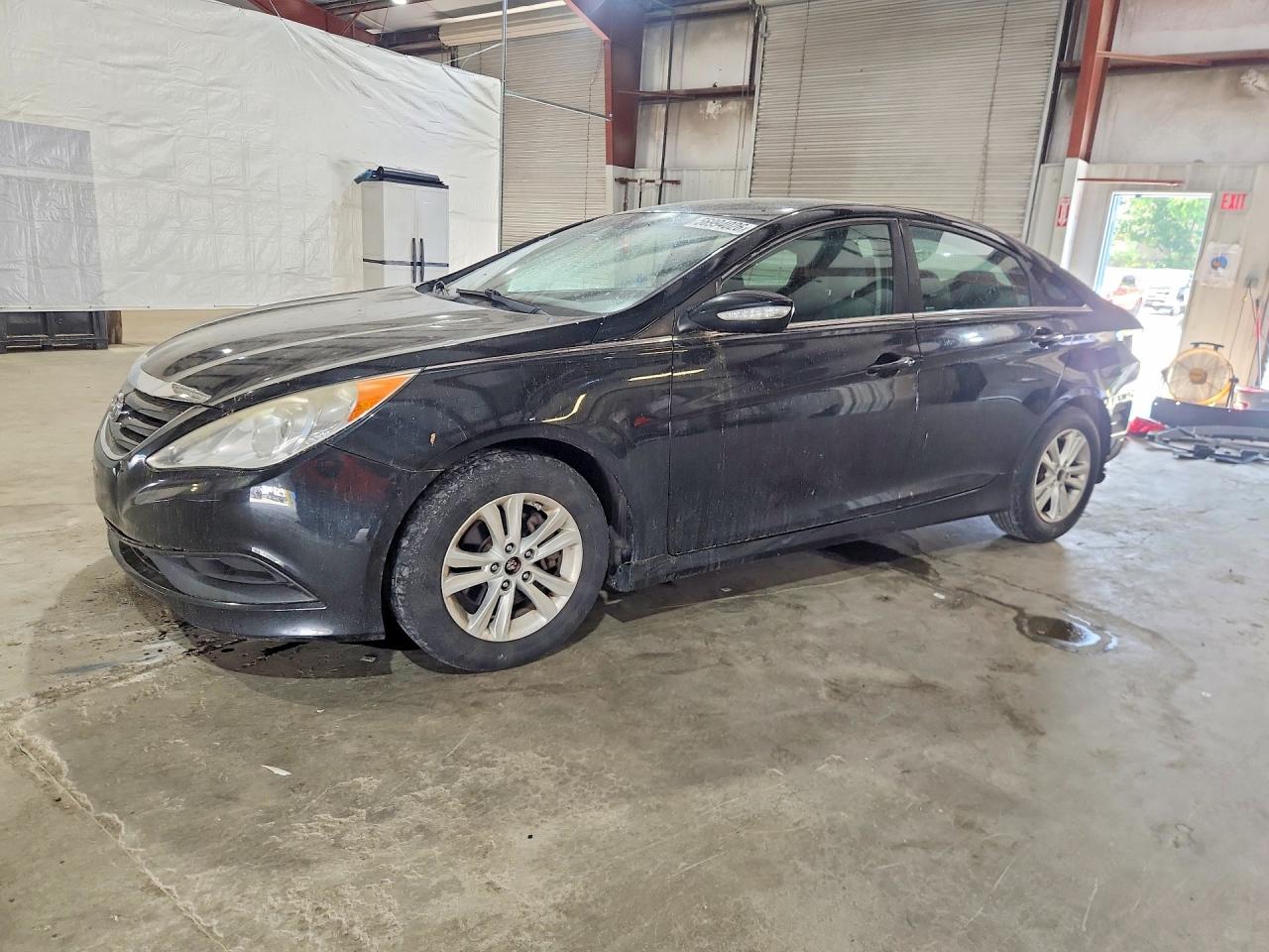2014 Hyundai Sonata GLS, VIN 5NPEB4AC2EH935580 — Rear end