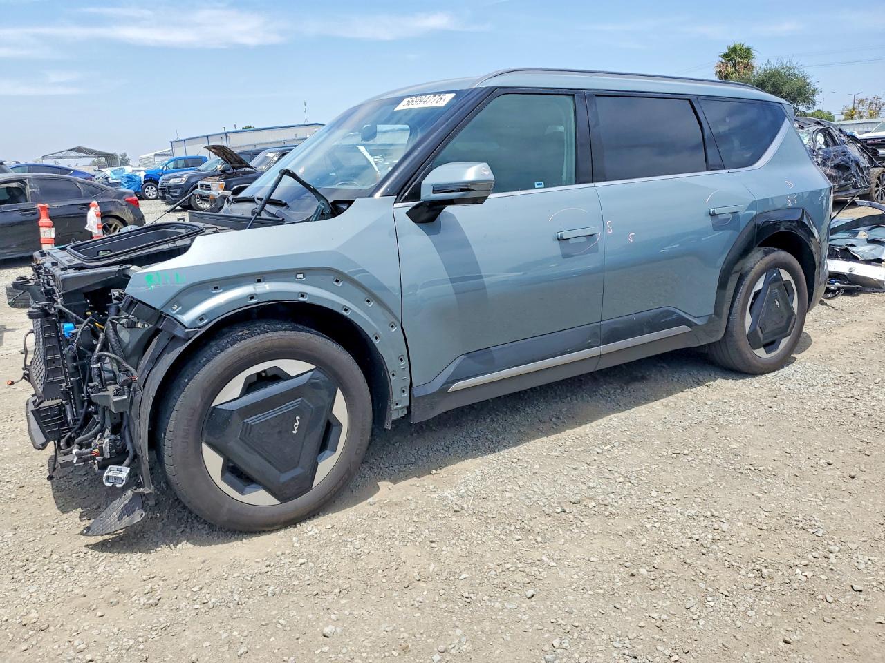 2024 Kia EV9 Land, VIN KNDADFS52R6029773 — Front end