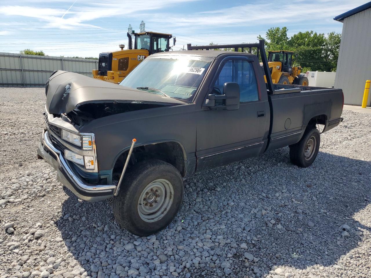 1990 Chevrolet Silverado 2500, VIN 1GCGK24K2LE238908 — Front end